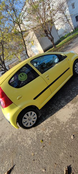 Vând Peugeot 107