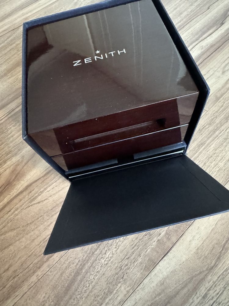 Продам коробку для часов ZENITH