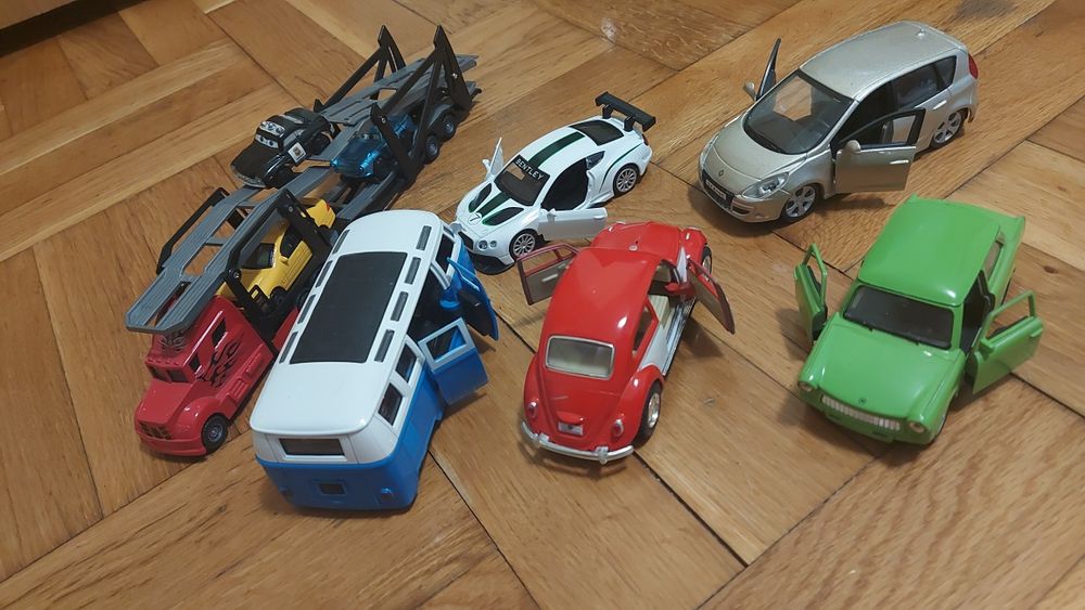 Комплект коли играчки
