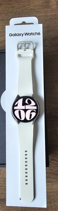 Samsung Galaxy Watch 6 LTE + подарък