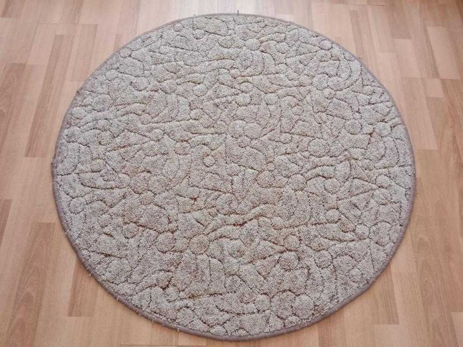 Продам коврики размером метр на метр