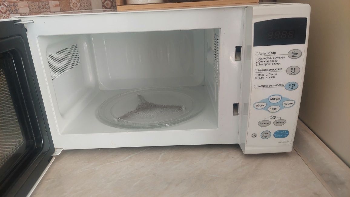 Продам микроволновку б/у