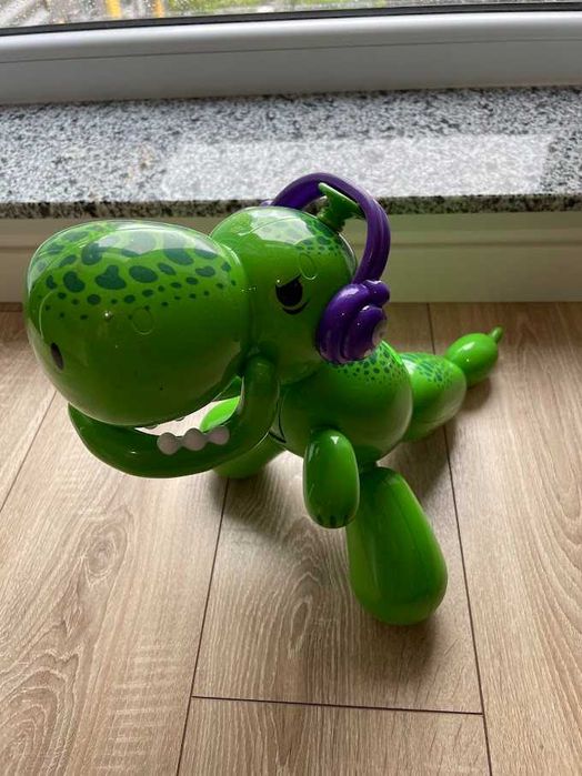 Squeakee Dino - Dinozaur interactiv de jucărie