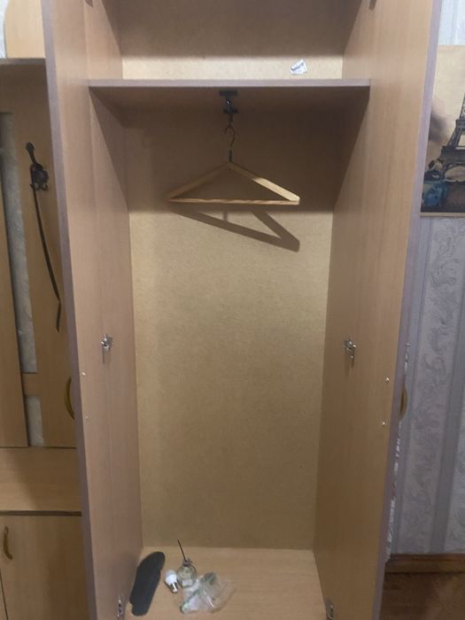 Прихожая в отличном состоянии цвет орех