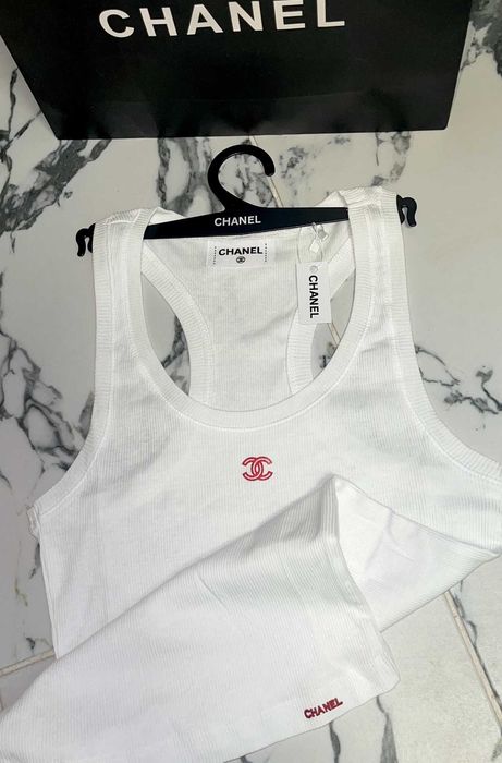 бял топ потник рипсен памук шанел червено лого chanel горница тениска