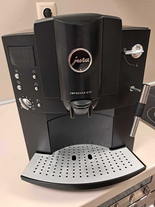 Кафе машина Jura lmpressa E11