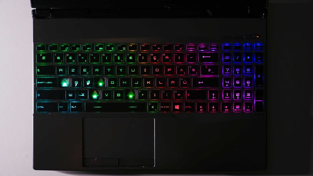 Laptop Gaming MSI Leopard, GTX 1660 TI, i7-9750H + Tastatură & Mouse