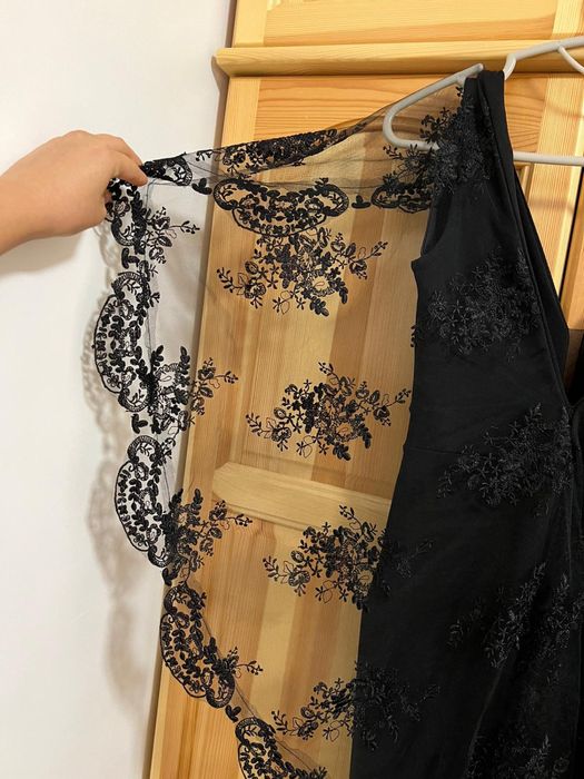 Черна рокля