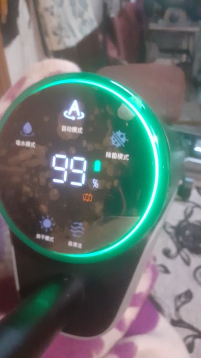 Продам пылесос беспроводной. Мойет и сушет.