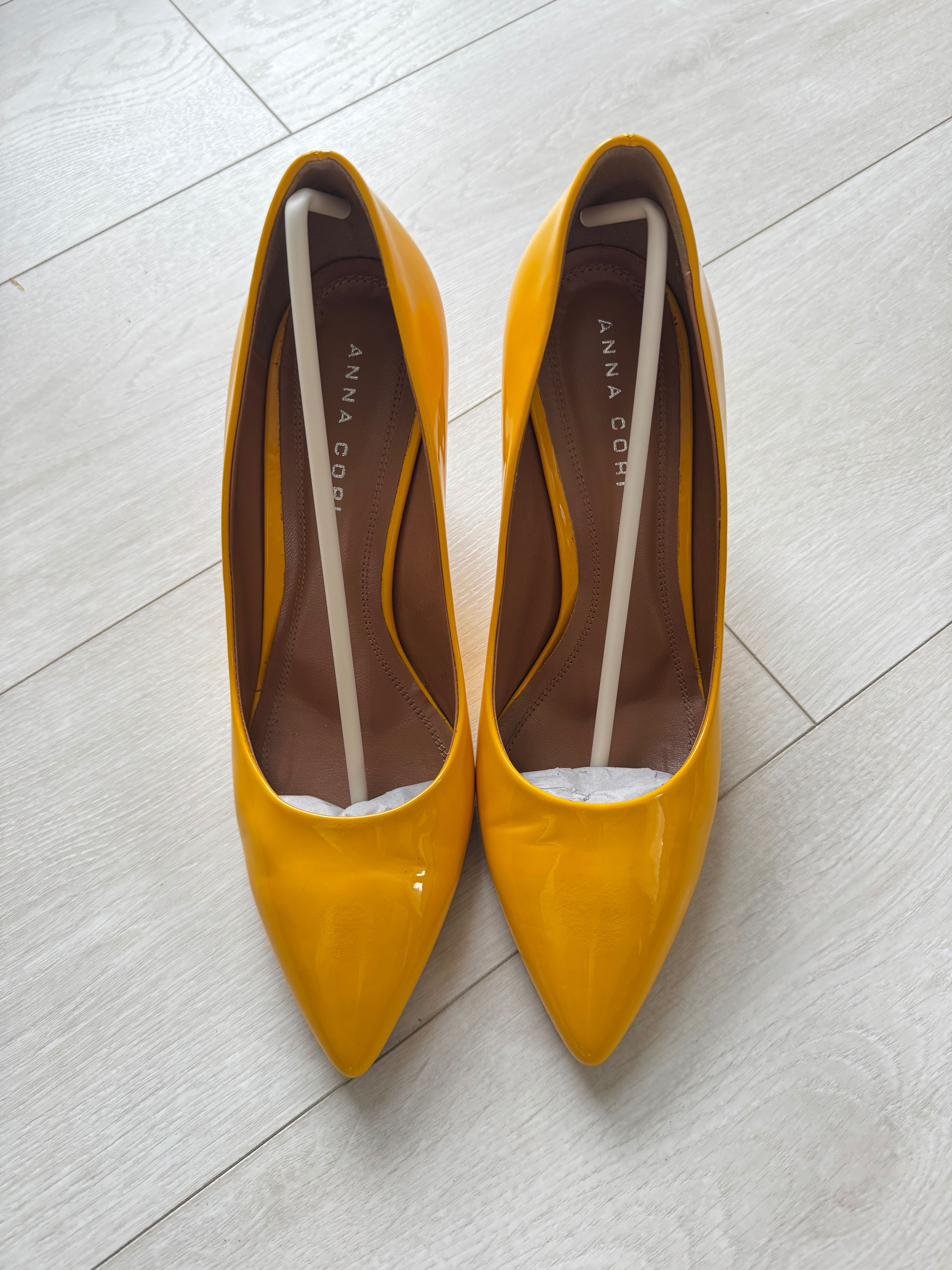 Pantofi eleganti Anna Cori ca noi