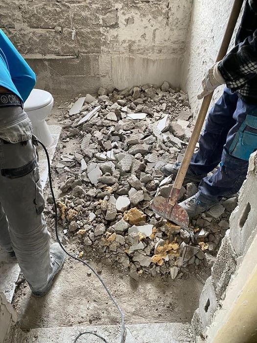 Executam demolari profesionale si rapide,taieri beton,decupaje,gresie.
