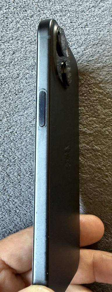 iPhone 15 black 256 gb.