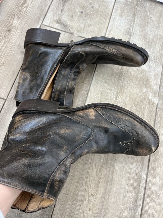 Vând ghete de piele maro.