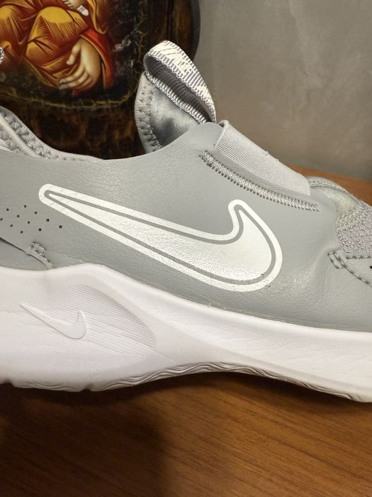 Маратонки nike 35 номер