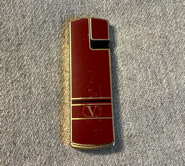 Brichetă Valentino Garavani vintage, metal emailat, cutie originală