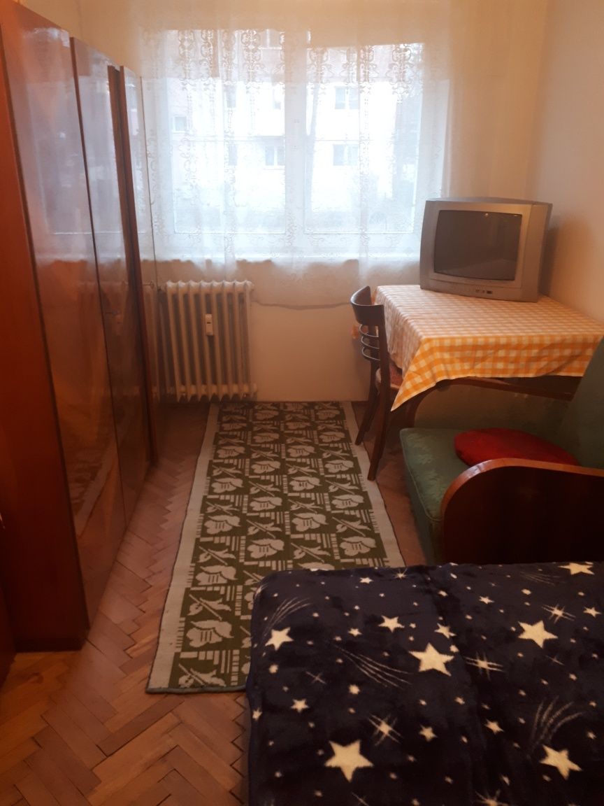 Ofer spre închiriere apartament mobilat in centrul Sucevei- Mărașești