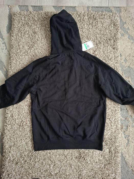 Vând bluza nike tech
