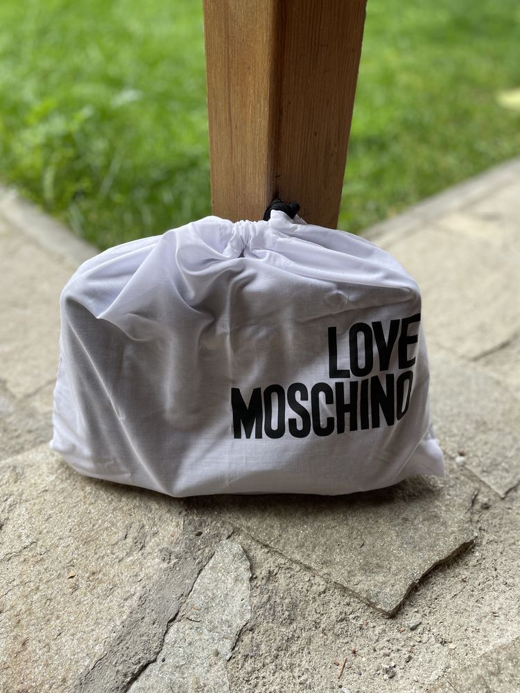 Дамска черна чанта Love Moschino