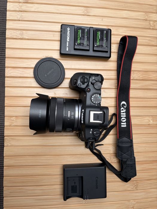 Canon EOS R8 mirrorless