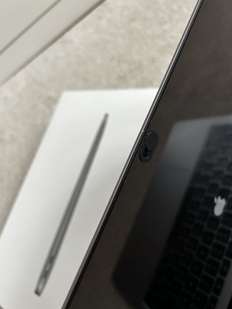 MacBook Air 13" Retina (2018) – като нов