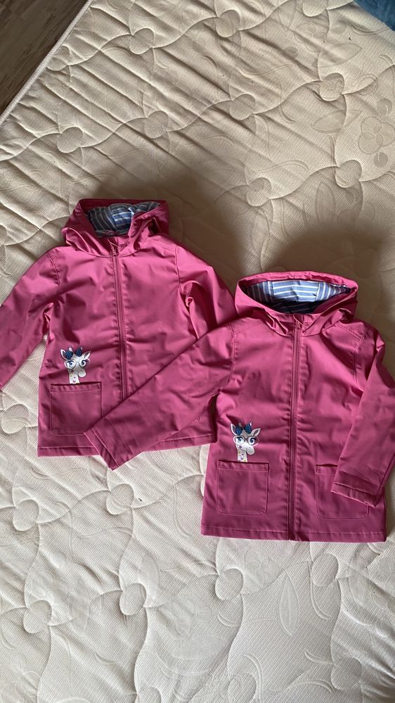 Курточки на осень на 4-5 лет двойняшкам
