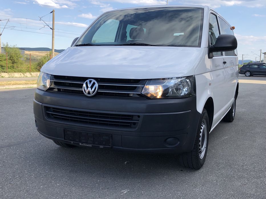 VW Transporter T5 9locuri an 2012 motor 2.0tdi 102cp clima navigatie