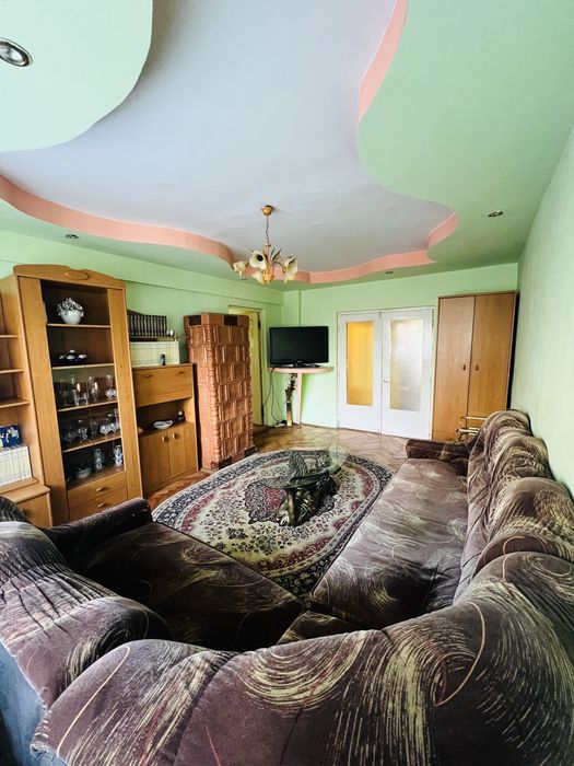 Proprietar,  vand apartament central, 3 camere in Ineu, Jud Arad