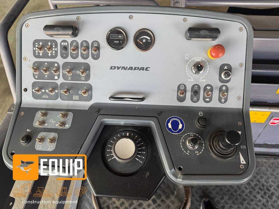Асфальтоукладчик Dynapac CA2500D 2019 года. В наличии. Из Европы