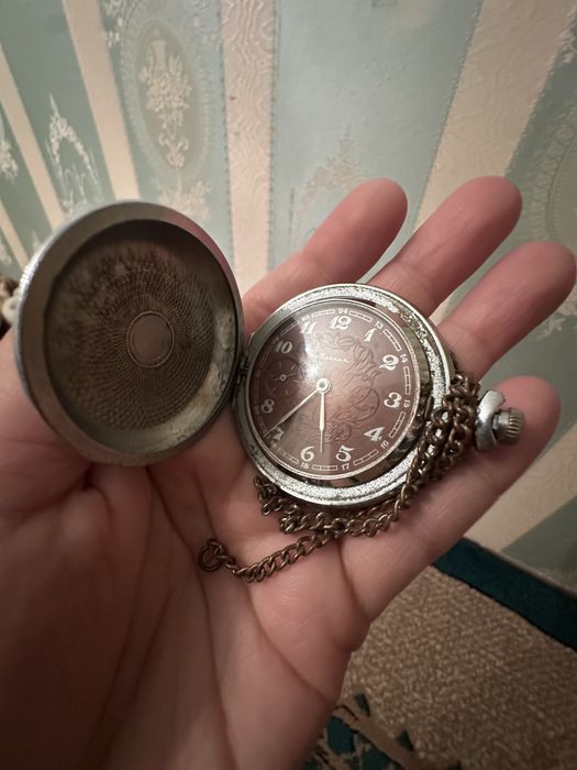 Продам часы молния СССР