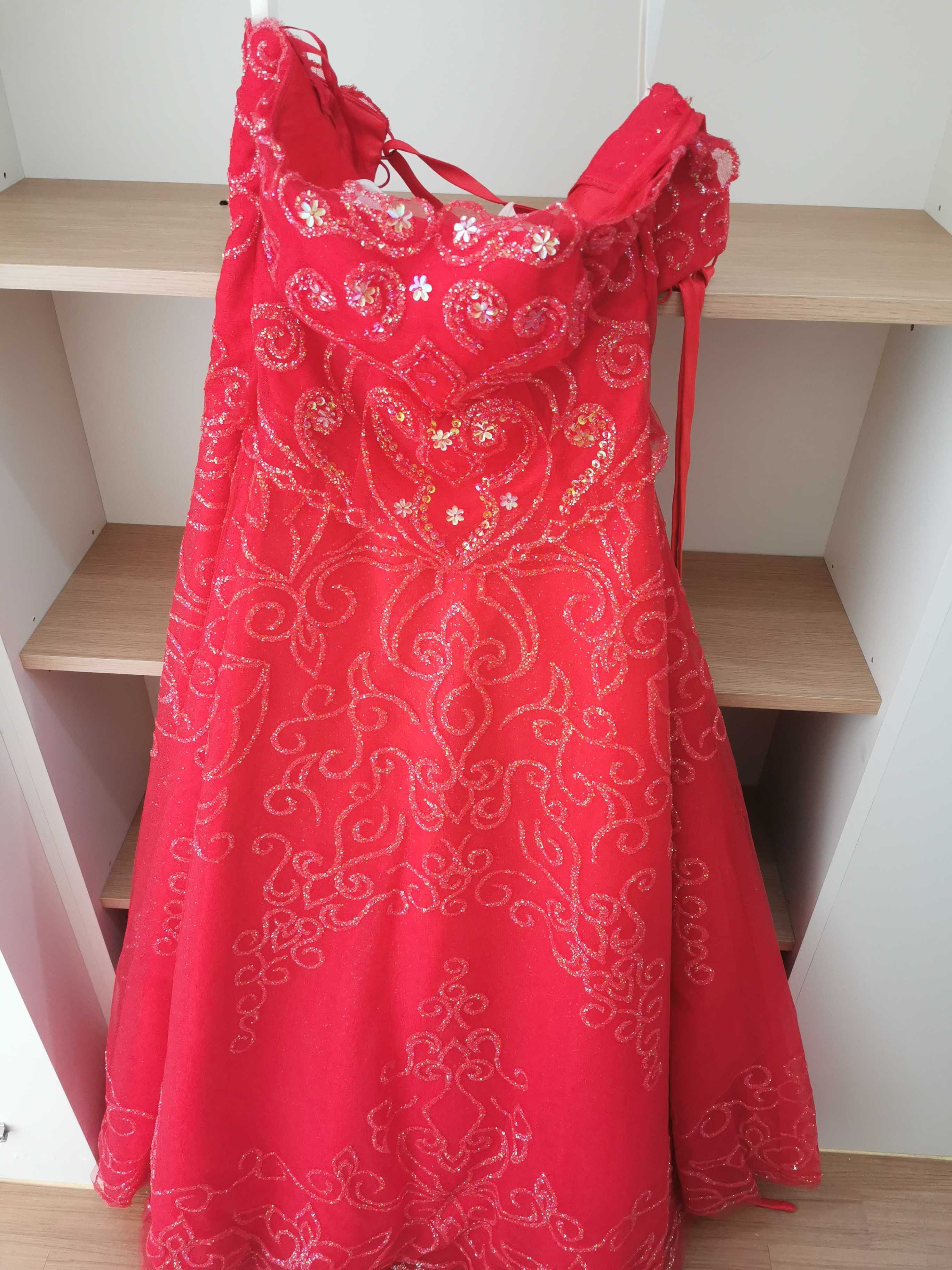 Саукеле + казахское национальное платье на Кызузату