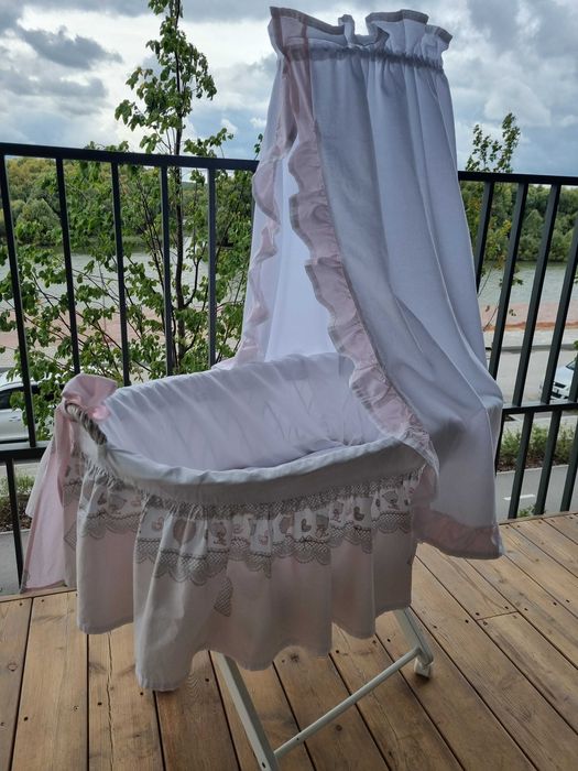 Детская люлька,кроватка-колыбель из натурального ротанга с балдаином