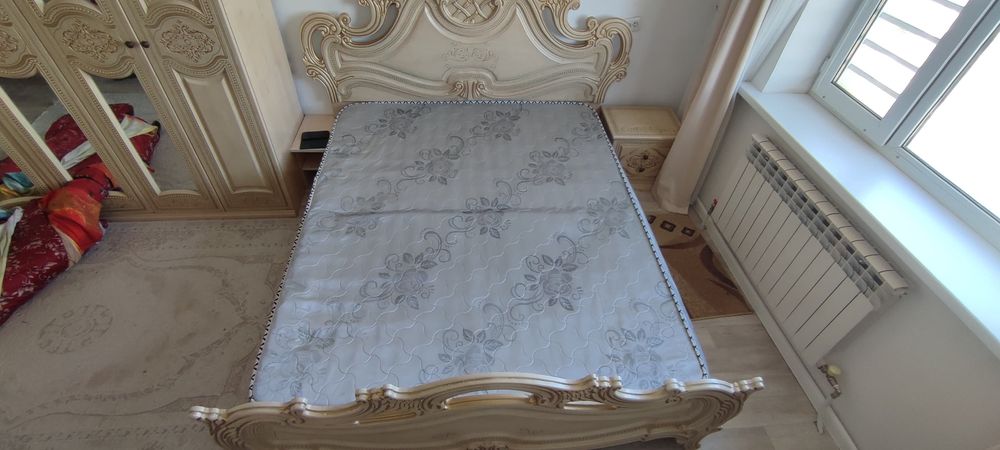 Продам спальный гарнитур
