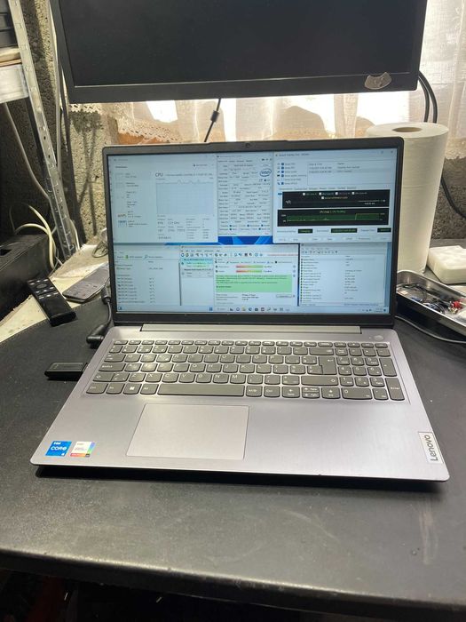Laptop Lenovo Ideapad 3 15ITL6 i5-1135G7 8GB RAM SSD 500 GB Iris Xe