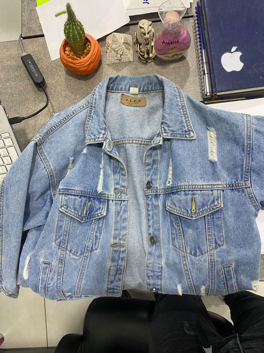 Джинсовая куртка