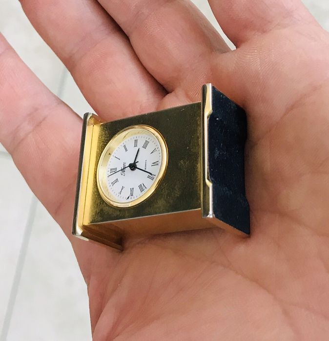 Vând ceas de masa miniatura bronz masiv
