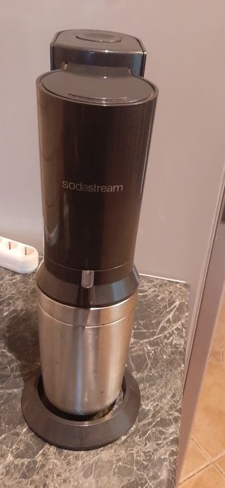 Tub si aparat sodastream incarcat