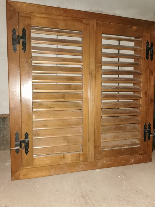 Obloc geamuri. Din lemn