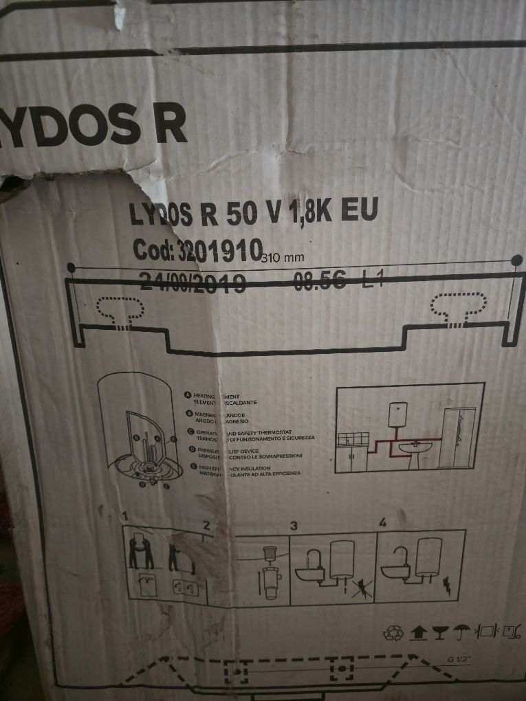 Boiler apa Ariston Lydos R50 50L, 1800W - nou