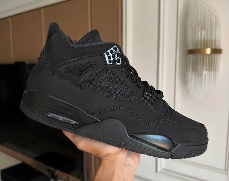 Jordan 4 Black Cat – mărimea (42) – stare bună