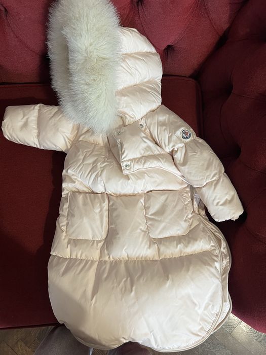 Vand combinezon- sac de iarna pentru bebelusi Moncler