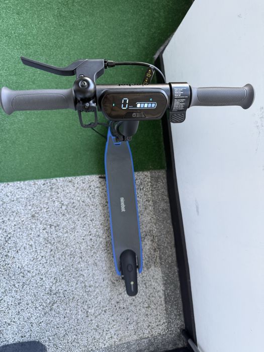 Електрическа тротинетка Segway- Ninebot KickScooter C2 Pro,