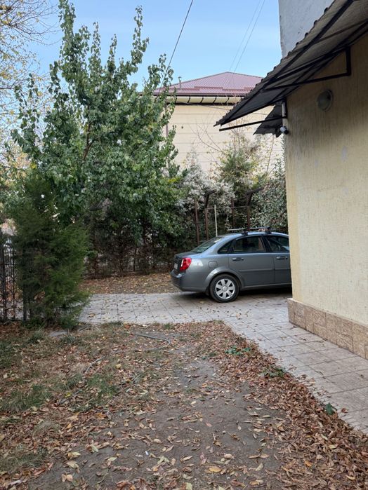 Продается трех комнатная квартира