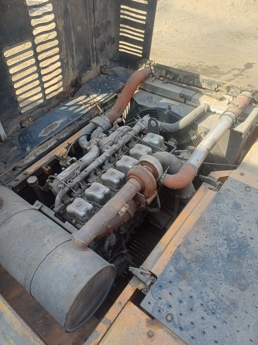 Ekskavator HYUNDAI 300 lc 2014