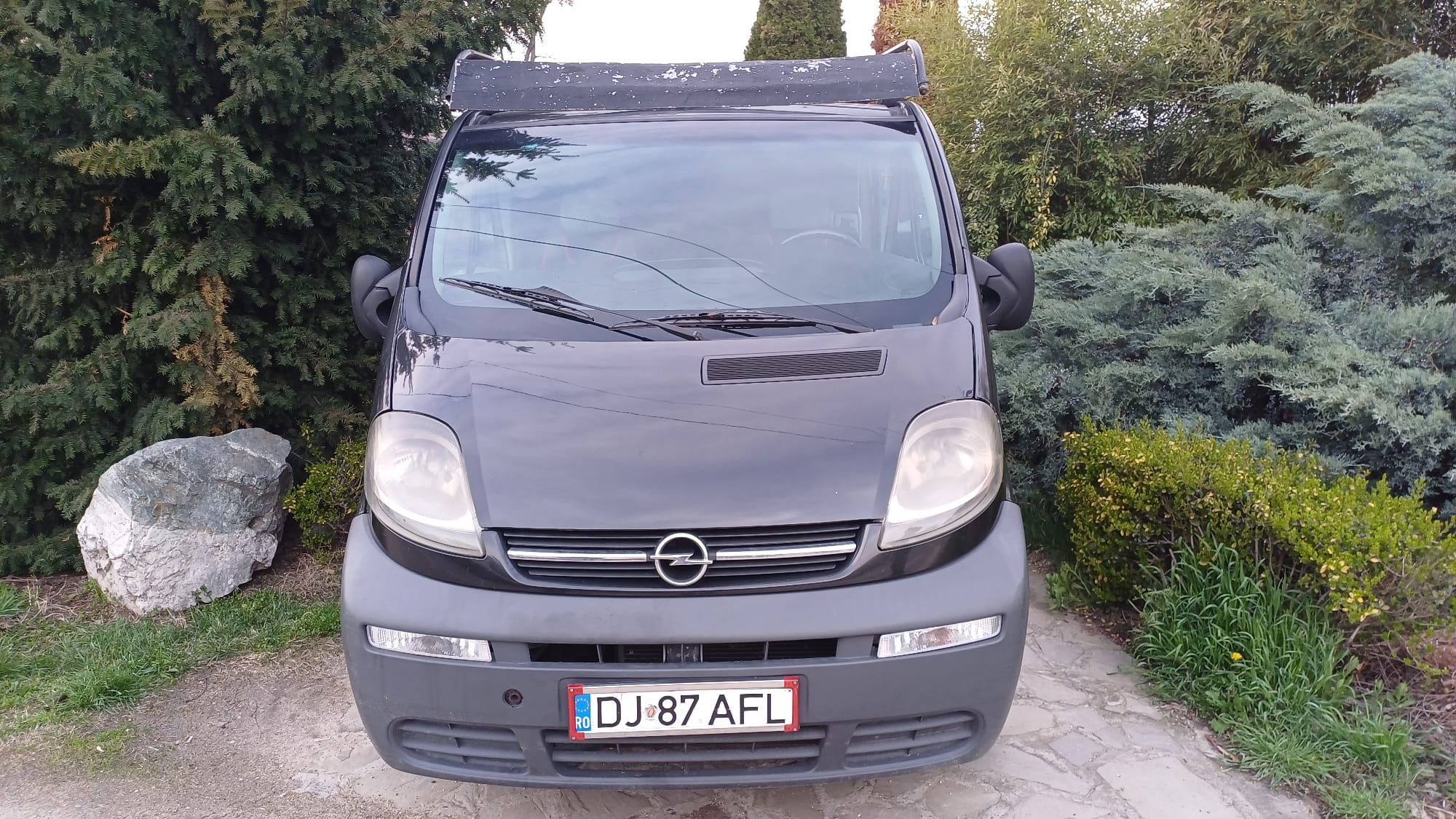 Vând Opel Vivaro