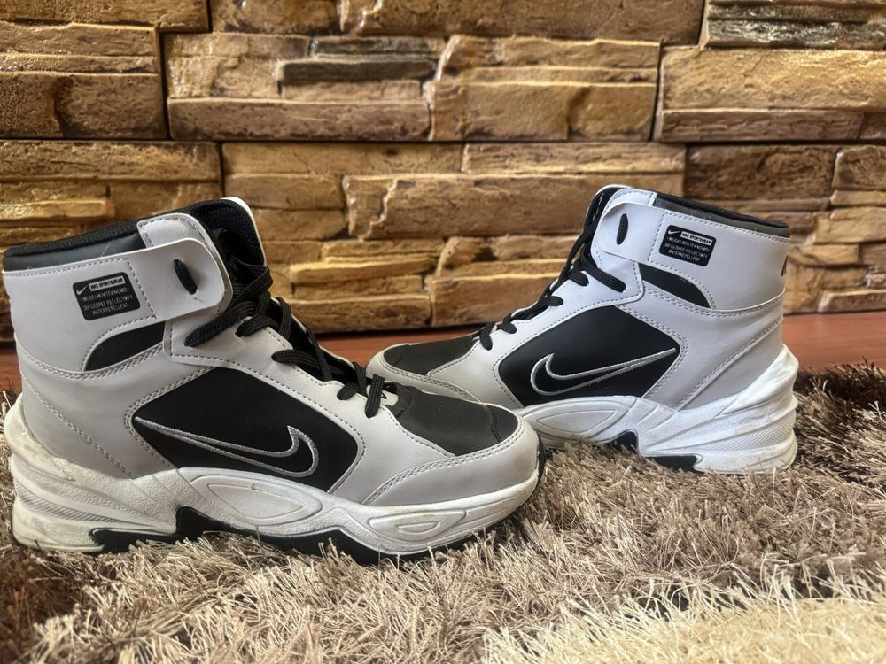 Сиви кецове Nike