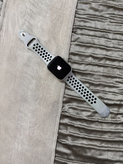 Apple Watch series 8 45mm Nike