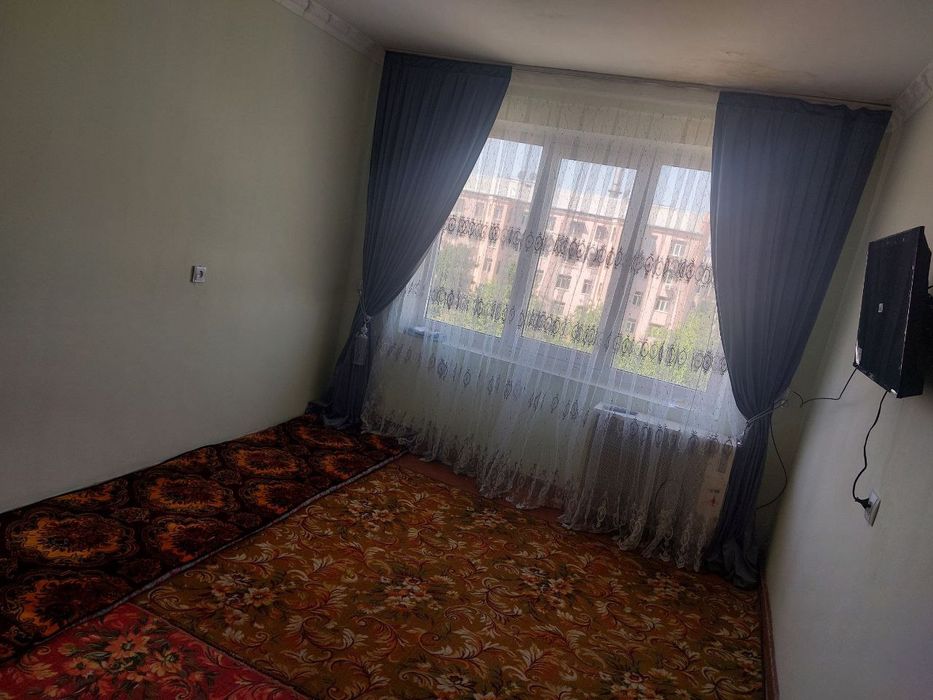 Sagdiana oilaga beriladi. Uy yaxshi xolatda issiqlik tizimi mavjut.