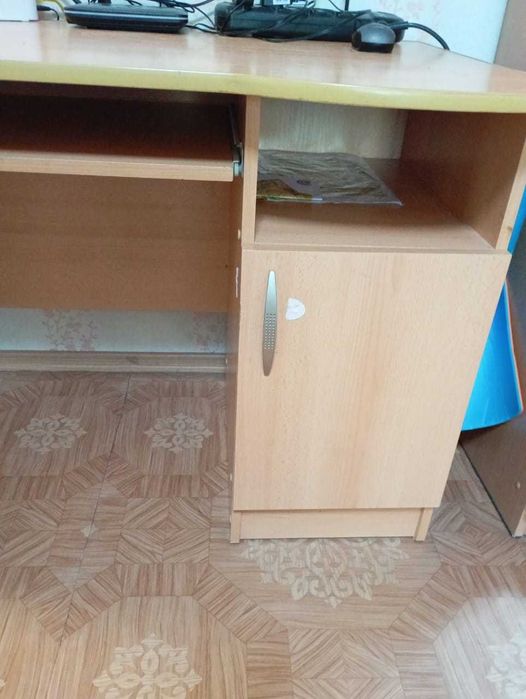 Письменный стол , для компьютера