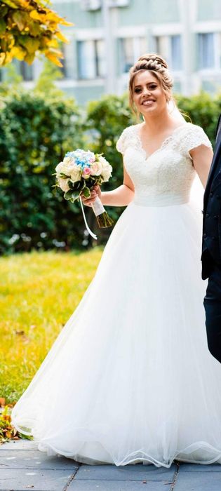 Rochie mireasa purtata o singura dată