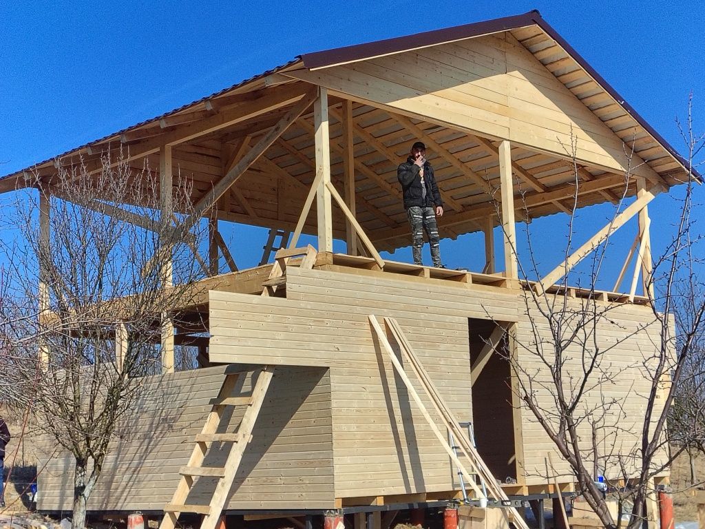 Foisoare, Terase, Cabane stil A-Frame si case din structura de lemn